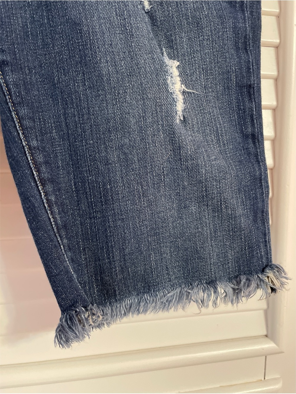 SALE! Paige Premium Denim Distressed Bermuda Shorts Raw Hem Size 28 - Picture 3 of 7